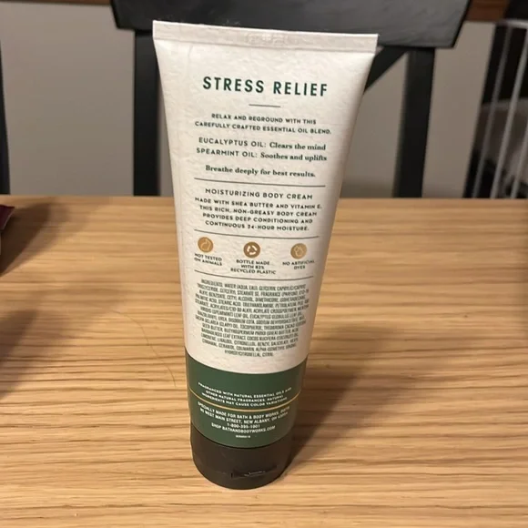 Bath & Body Works Body Cream. Eucalyptus + Spearmint. - Picture 2 of 2